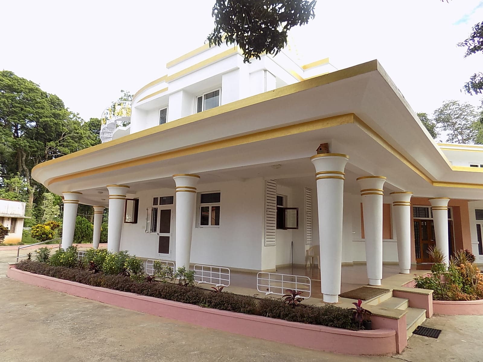 Universal Temple, Ponnampet